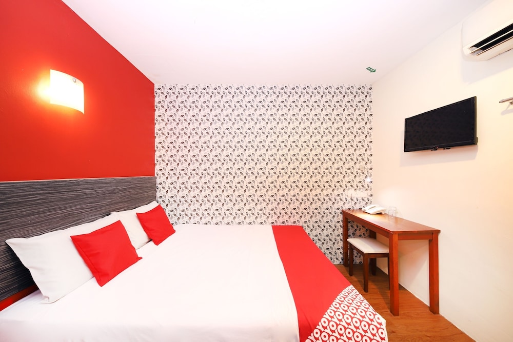 Deluxe Double Room, 1 King Bed photo 2