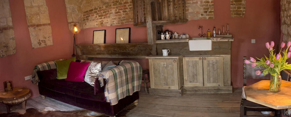 Suite (The stables) photo 3