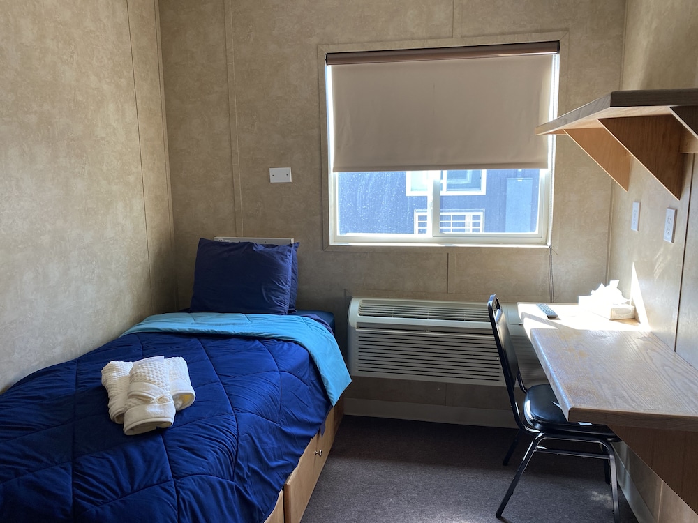 Private Room, Shared Bath photo 3