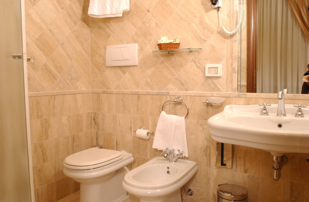 Classic Twin Room, Ensuite, City View (Camera doppia) photo 2