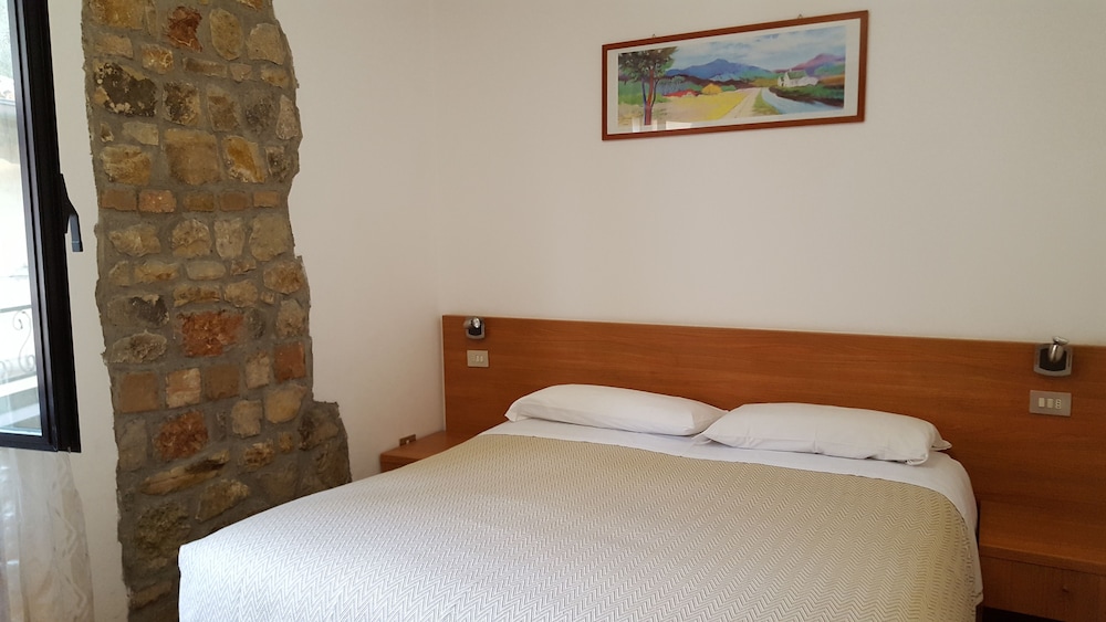 Economy Double Or Twin Room photo 1