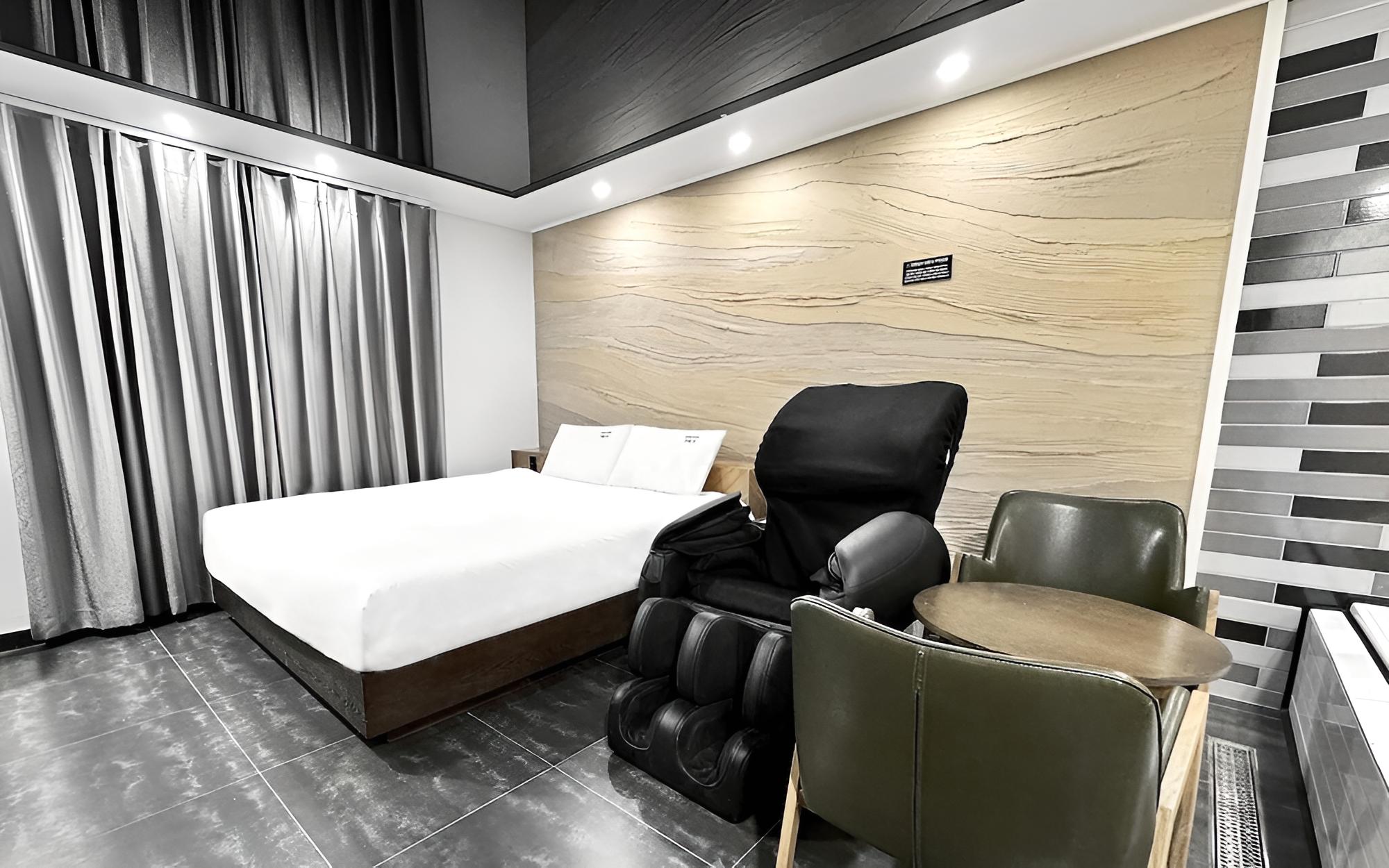 Room (Premium (for 2 people Netflix availab) - Photo 1