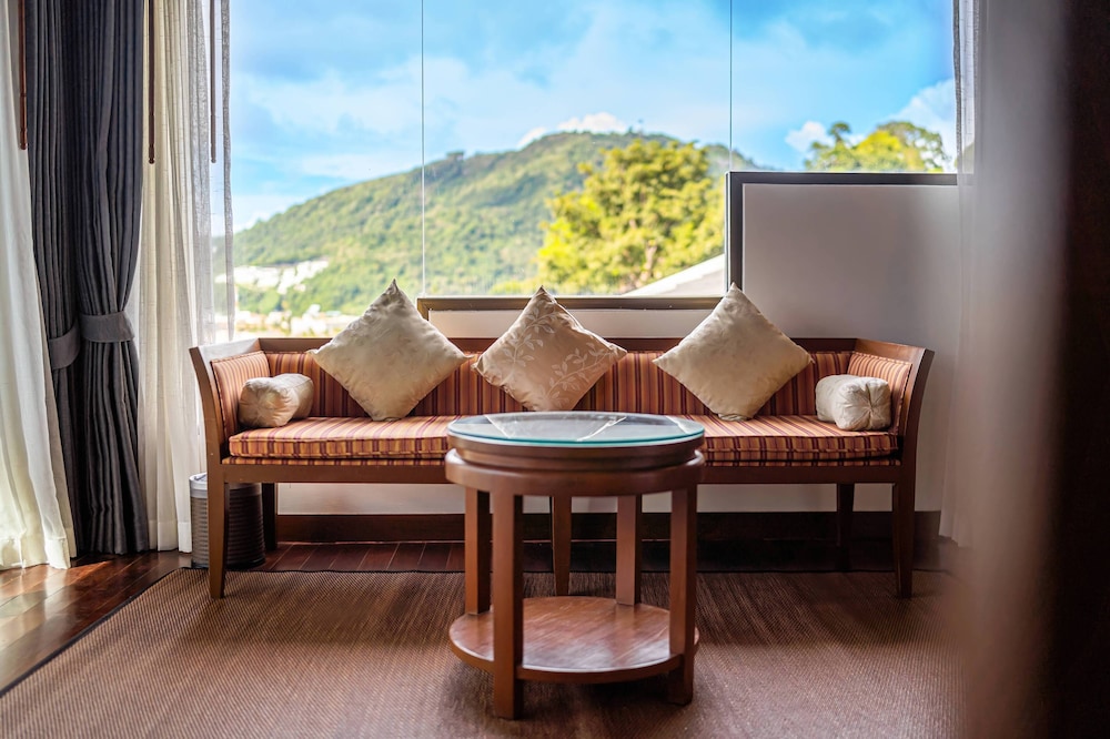 Premier Suite - Photo 8