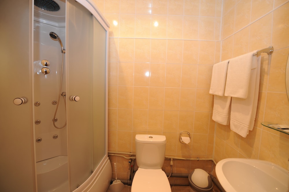 Economy Single Room, Shared Bathroom photo 3