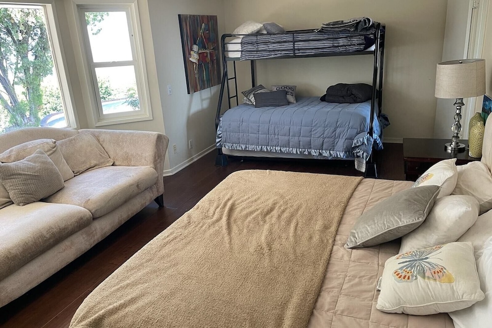 House (5 Bedrooms) photo 2