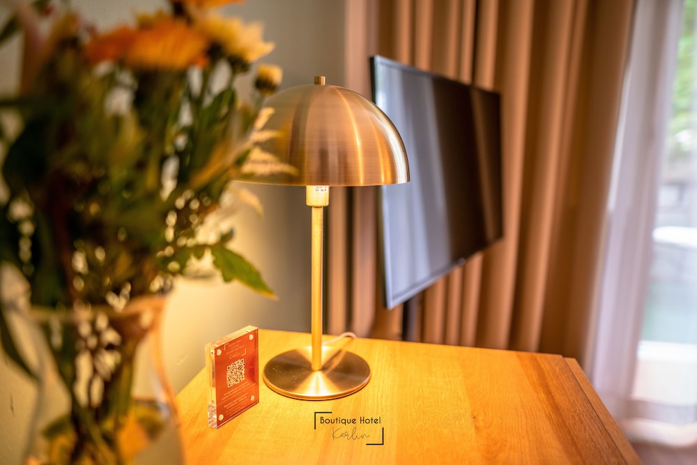 Premium Double Room, 1 King Bed, Balcony, City View photo 2