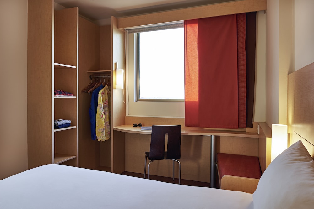 Standard Twin Room, 2 Twin Beds - Photo 3