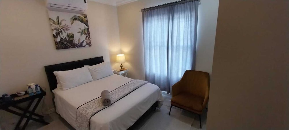 Deluxe Suite, City View photo 2