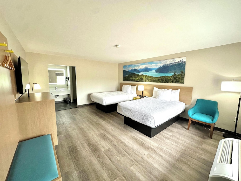 2 Double Beds, Suite, Non-Smoking photo 3