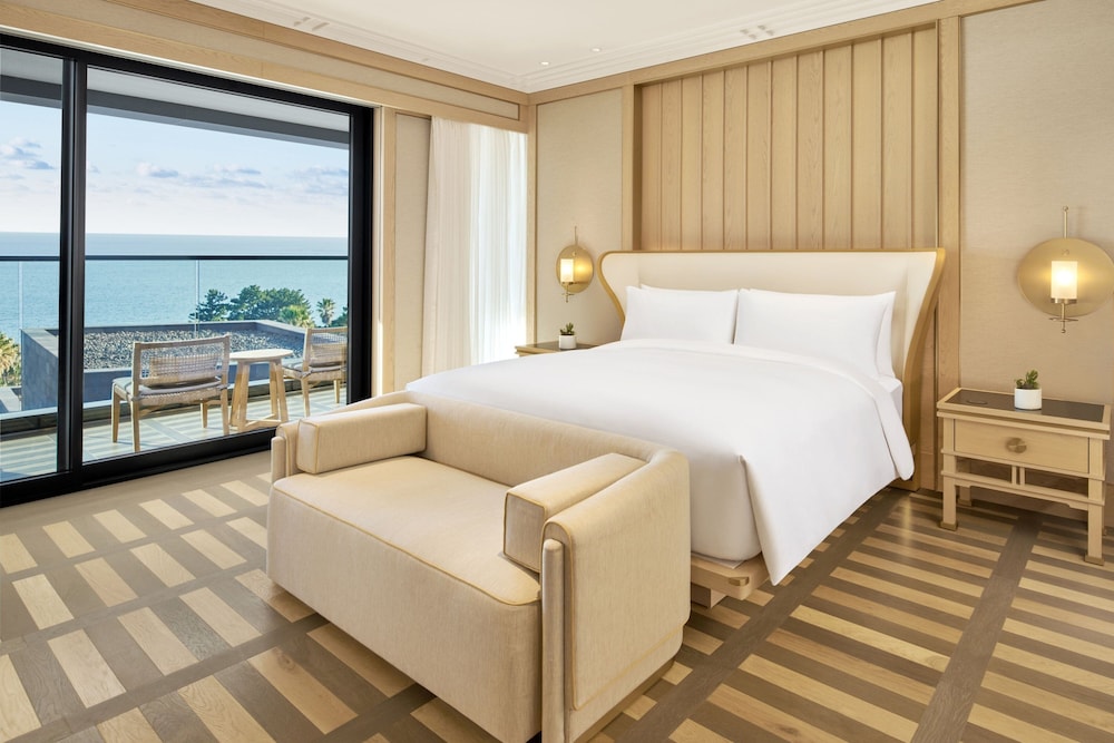 Premium Suite, 1 Bedroom, Ocean View (Balcony) photo 3