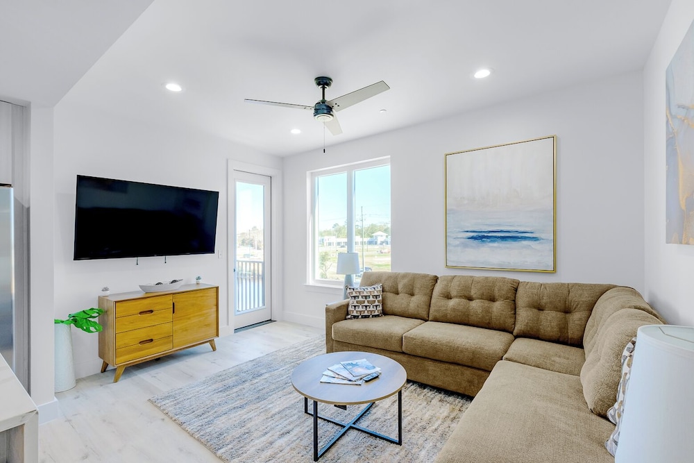 Condo, Multiple Beds, Balcony (Handsboro Pointe- A201)
