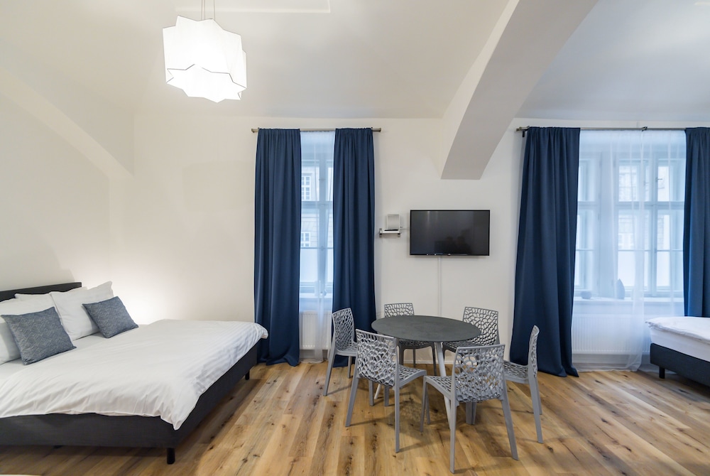 Classic Apartment, Multiple Beds