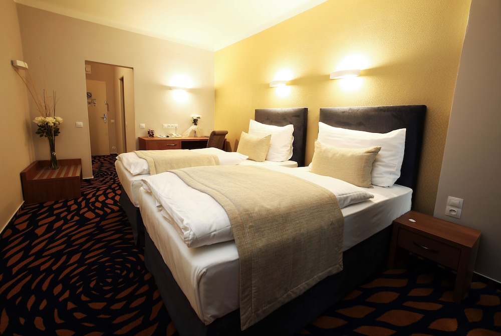 Double Room - Photo 3