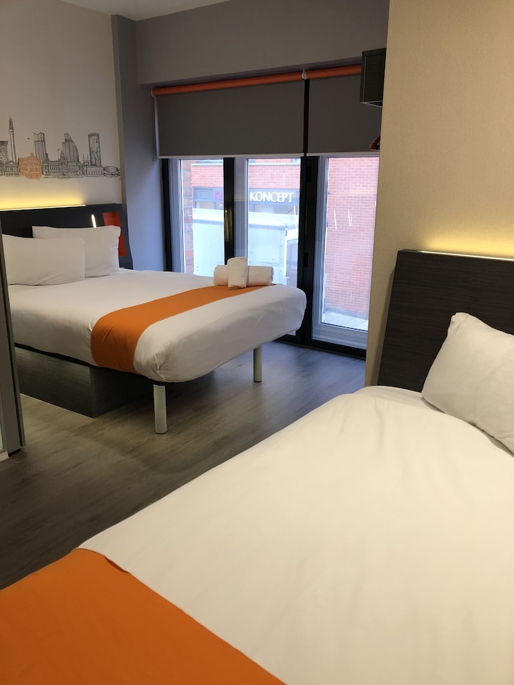Standard Triple Room, Multiple Beds photo 3