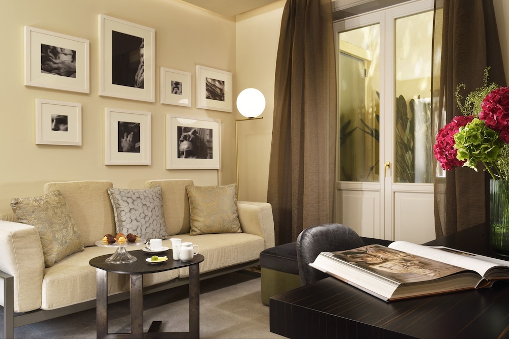 Suite, Mezzanine (Garden)