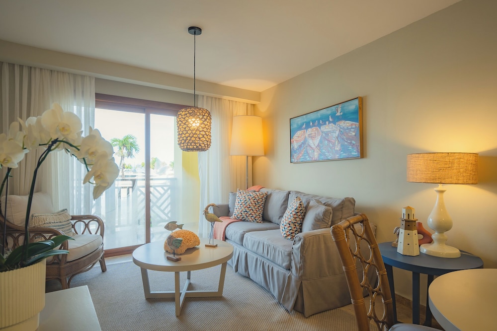 Luxury Suite, 1 Bedroom, Kitchenette, Ocean View