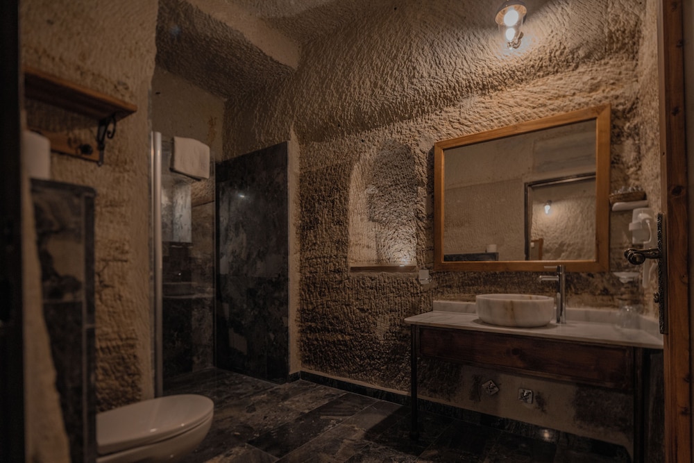 Suite - Photo 2