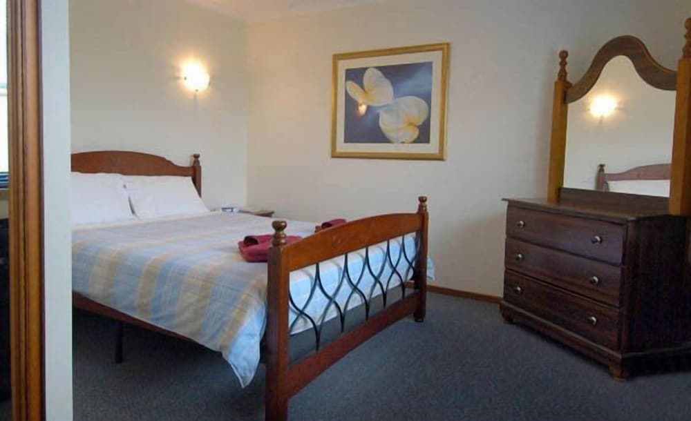 2 Bedroom Self-Contained Unit photo 2