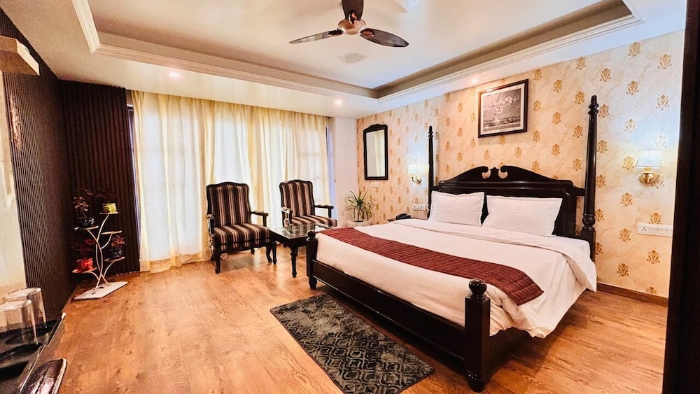 Luxury Crown pearl Valley View
