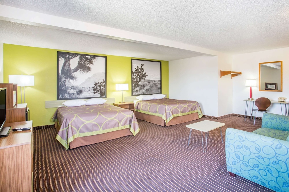 Suite, 2 Queen Beds, Non Smoking - Photo 3