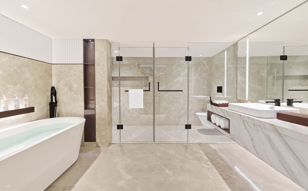 Suite, Bay View - Photo 4