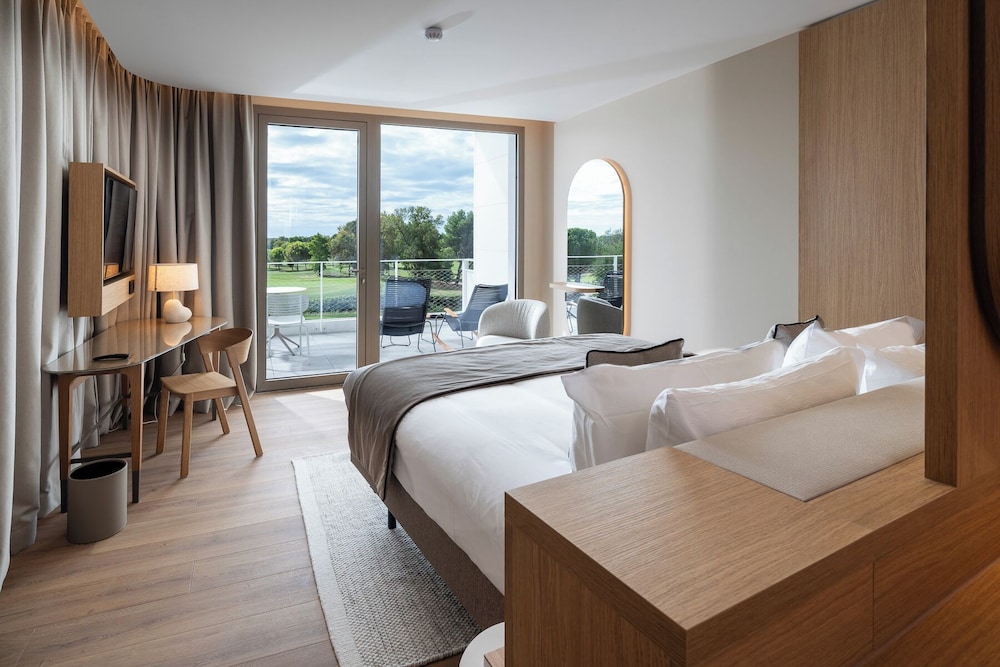 Deluxe Room, Balcony, Golf View