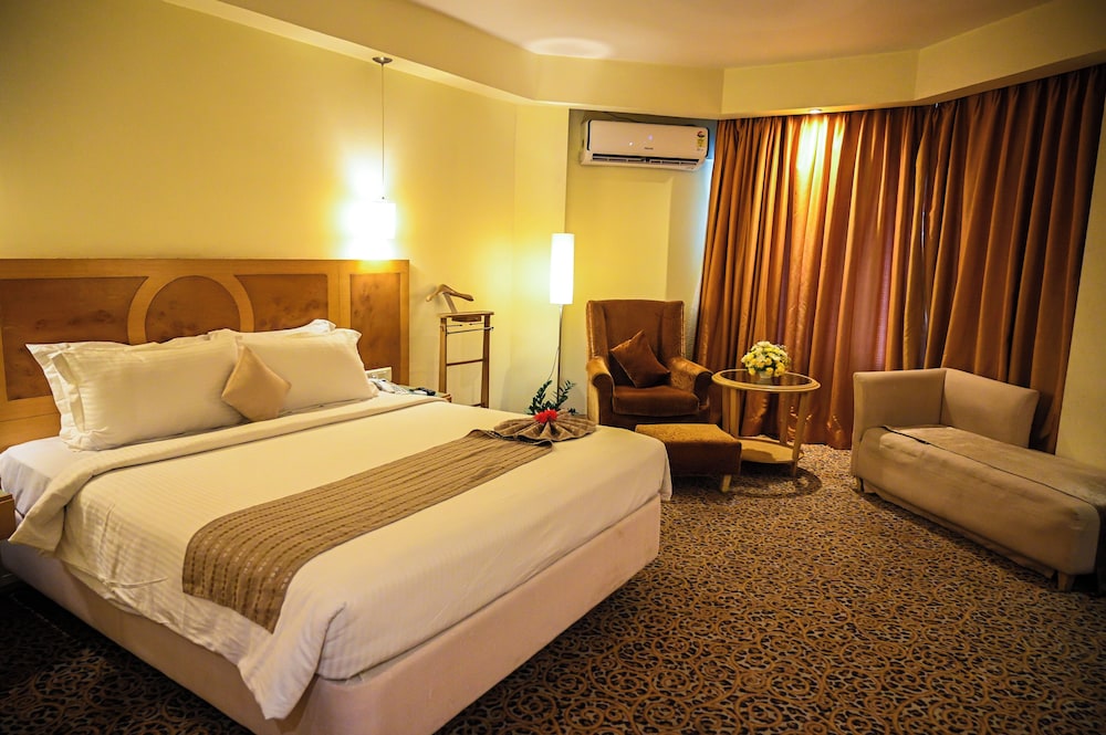 Executive Room - Photo 4