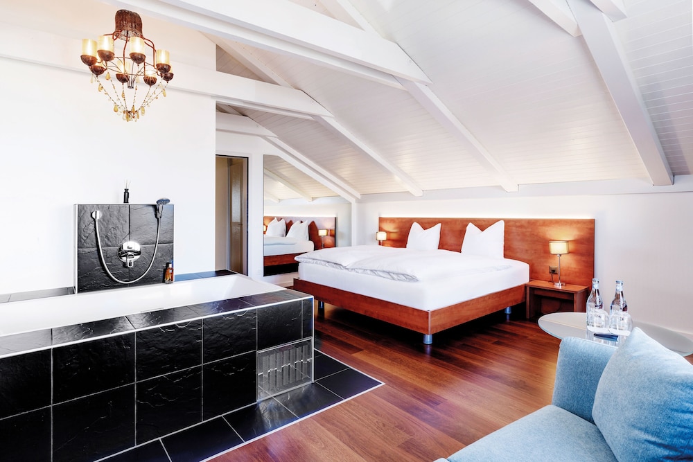 Double Room with Whirlpool - Photo 3