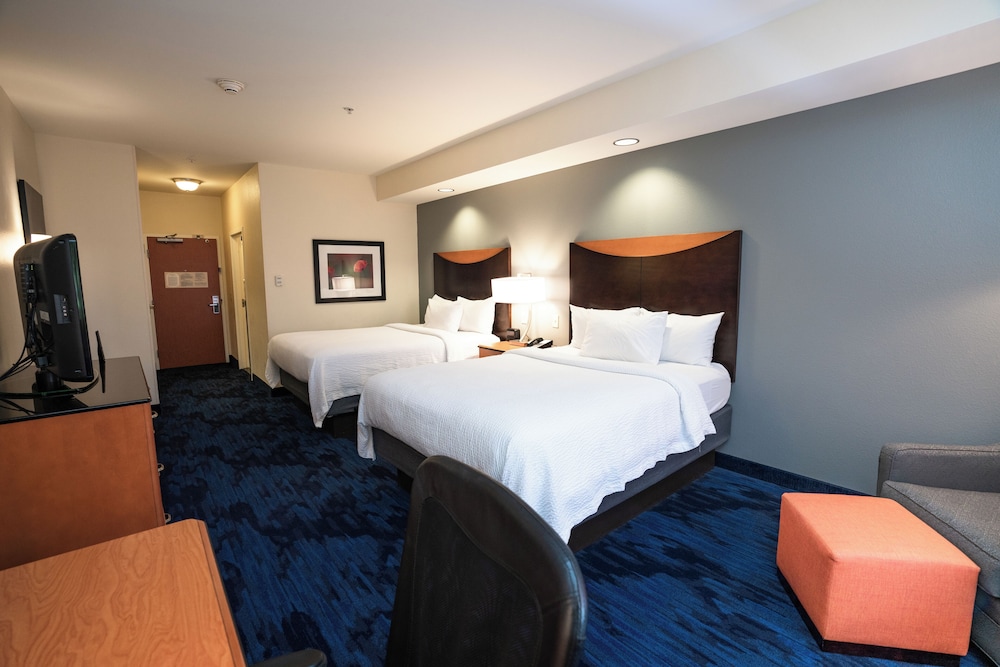 Room, 2 Queen Beds (Mobility/Hearing Access, Roll-In Shwr)