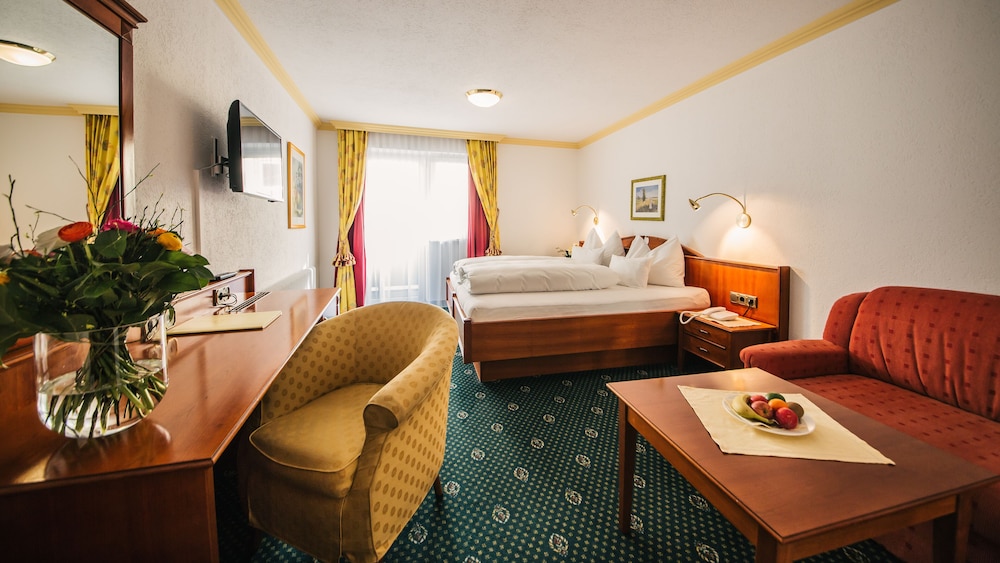 Suite, 1 Bedroom photo 2