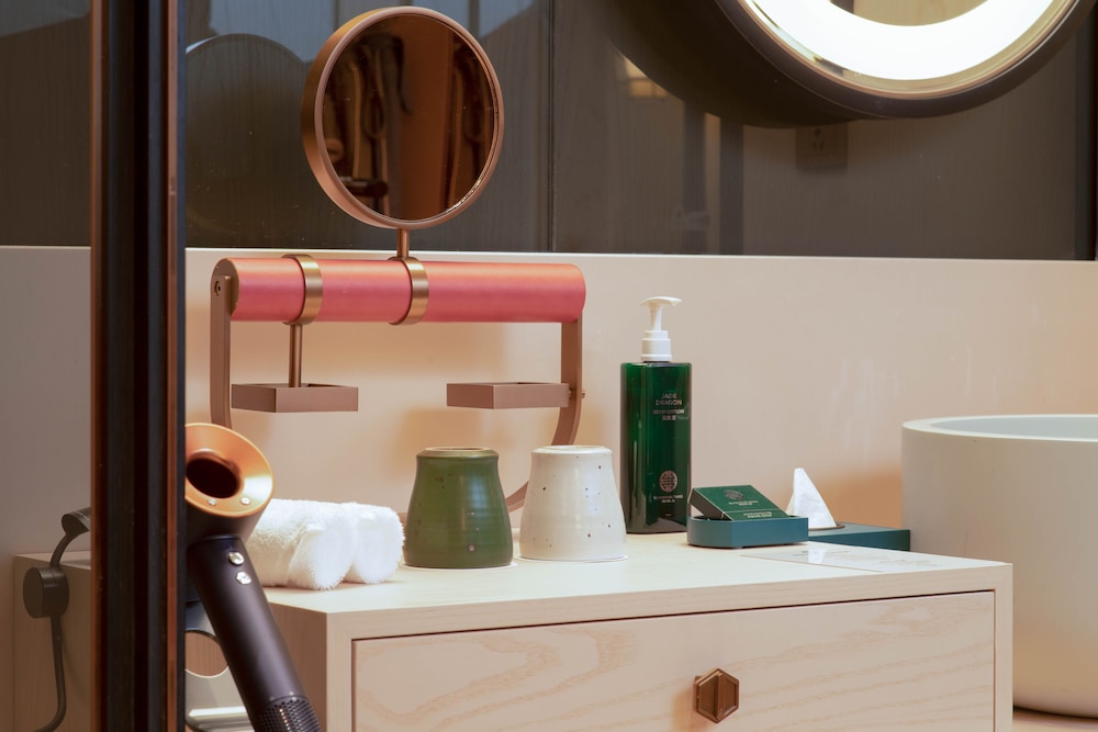 1 King Suite - Photo 6