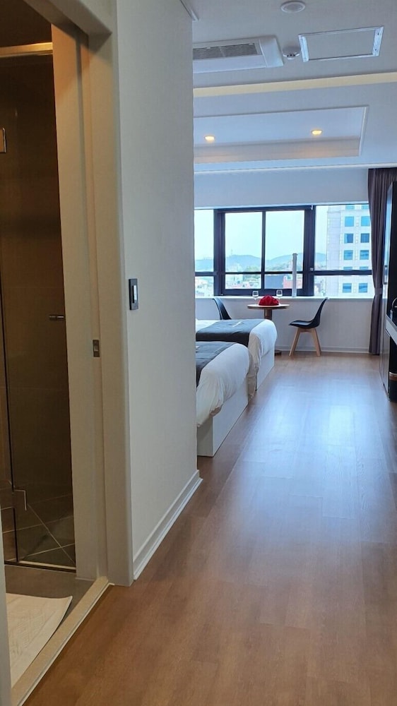 Deluxe Twin Room - Photo 8