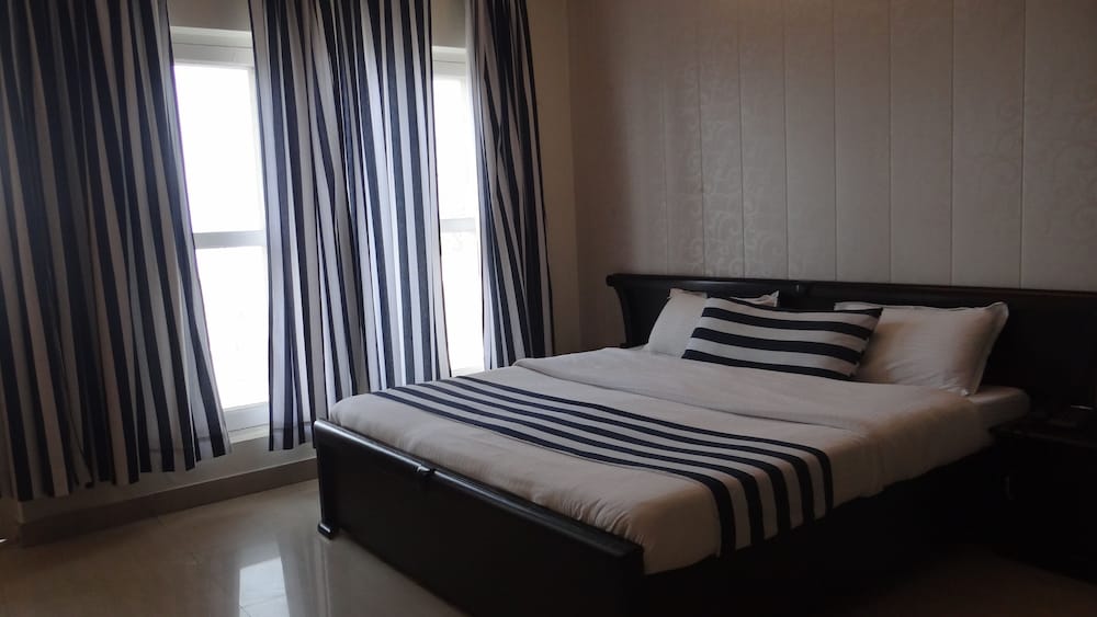Deluxe Room - Photo 16