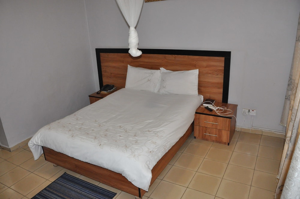 Standard Room photo 2