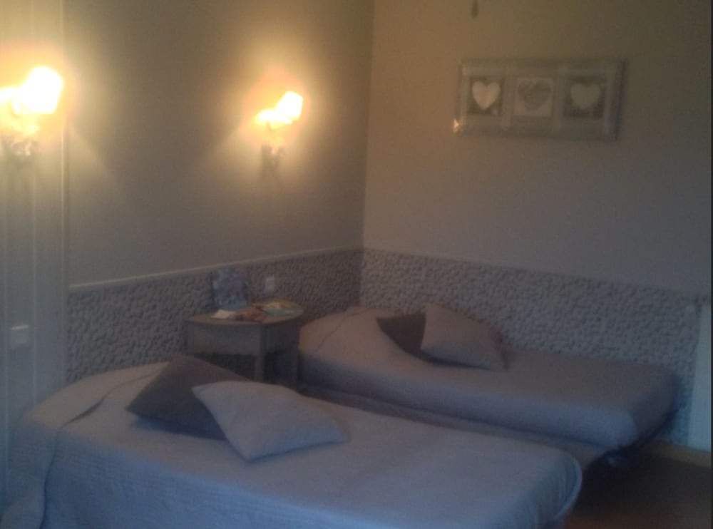 Triple Room (Fall) photo 2