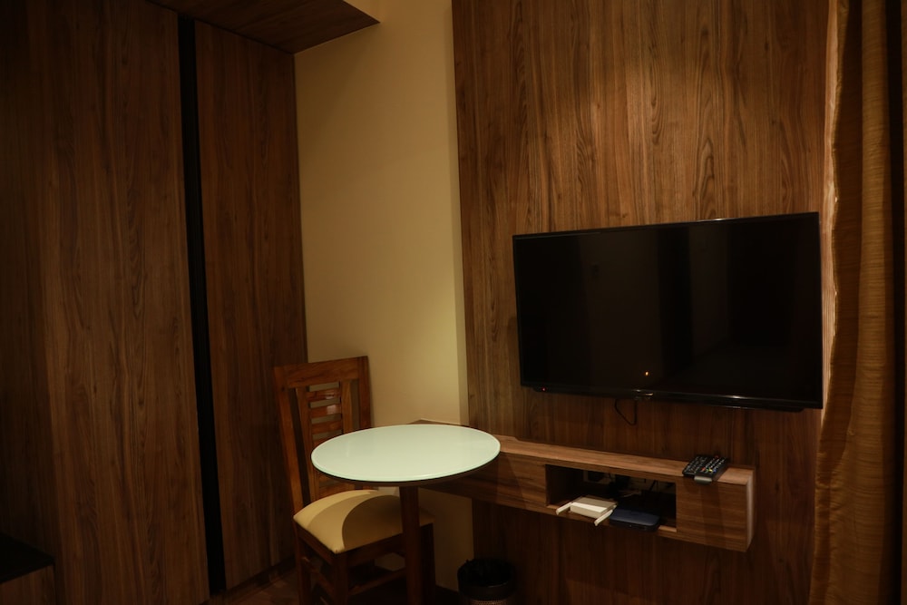 Deluxe Room - Photo 3