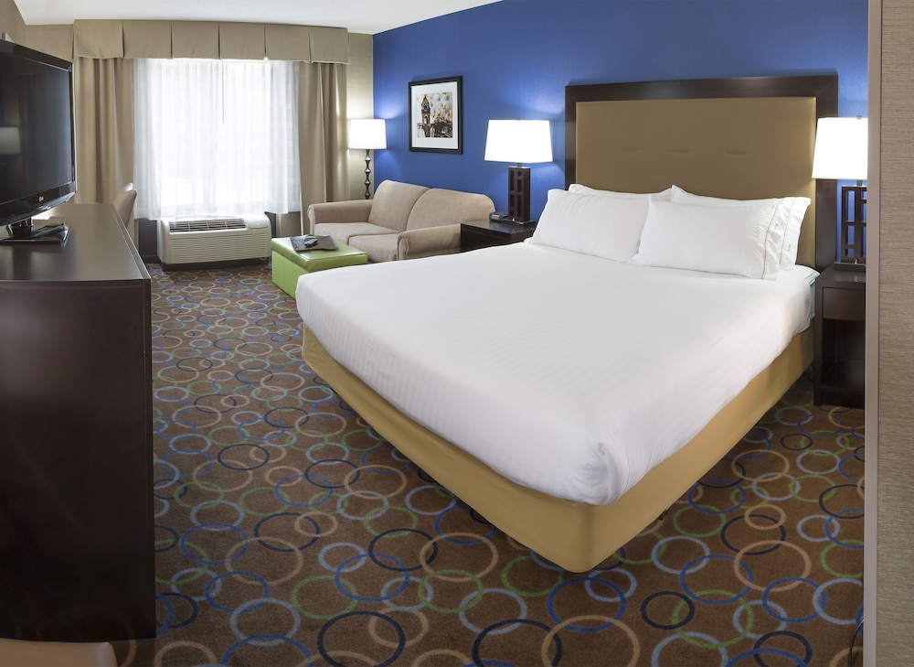 Standard Room, 1 King Bed, Accessible (Communication Accessible) photo 3