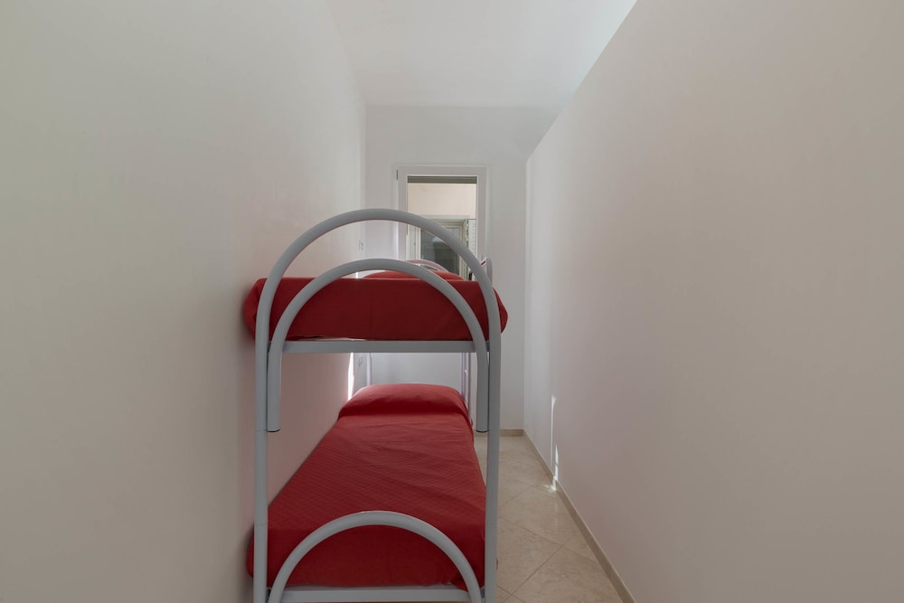 Family Apartment, 2 Bedrooms (1066) photo 3
