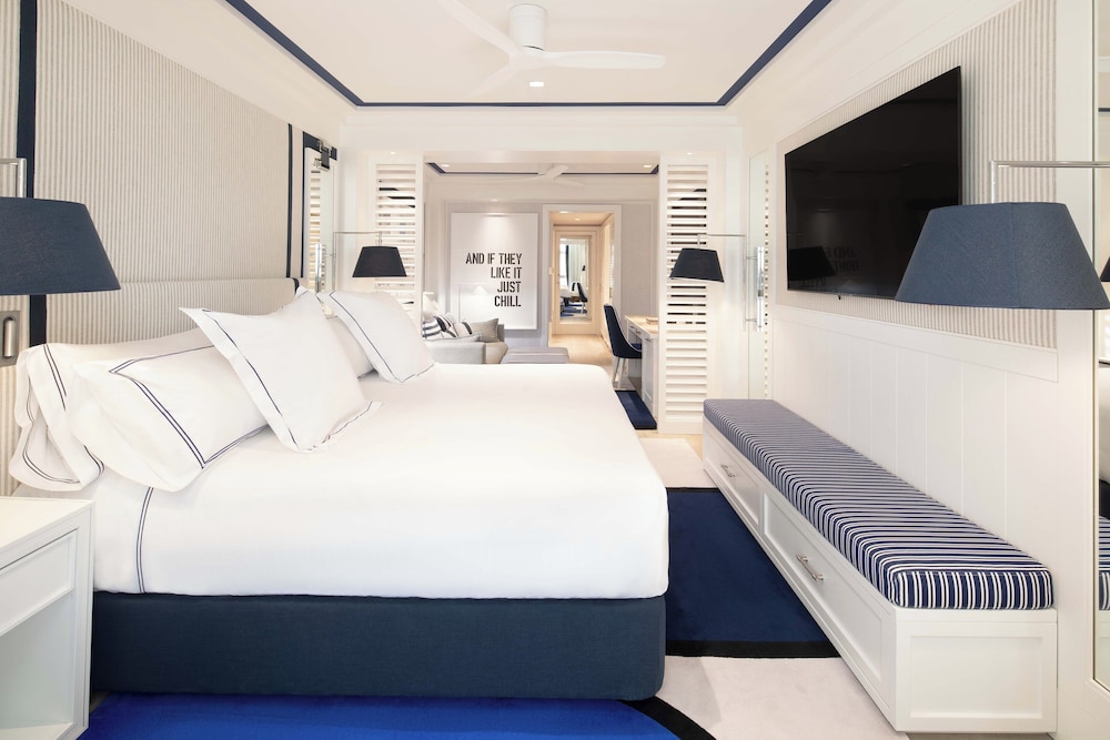 Suite - Photo 3