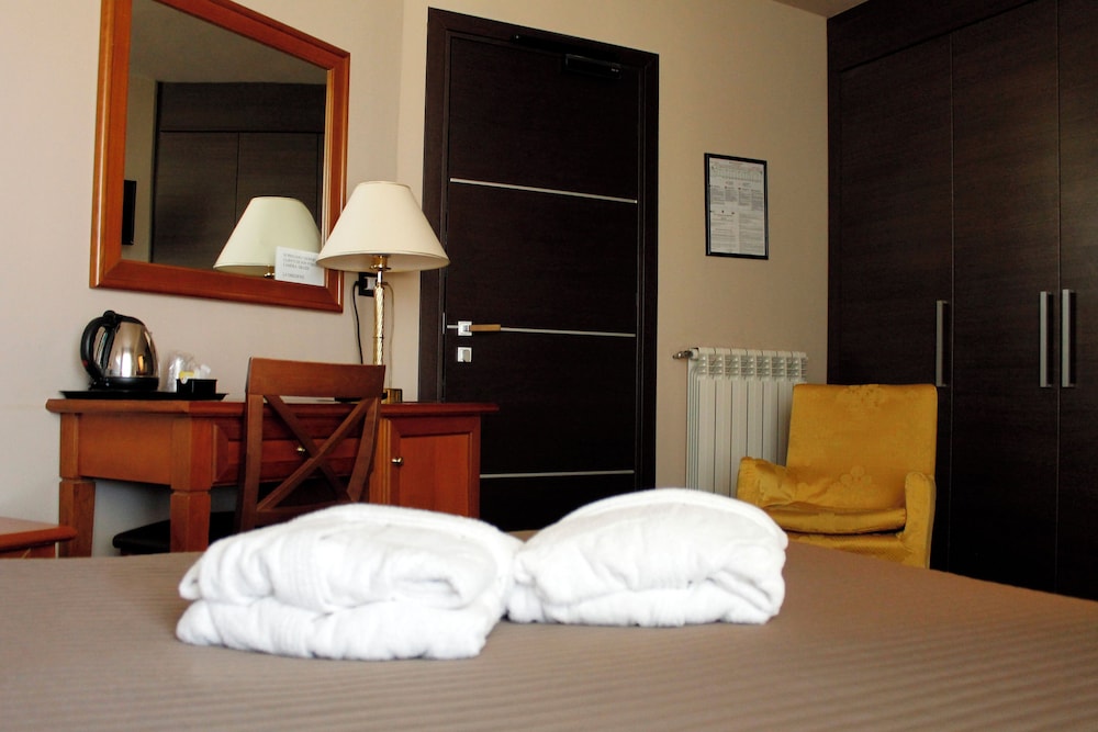 Standard Double Room, 1 Queen Bed, Garden View (Senza accesso Spa) photo 2