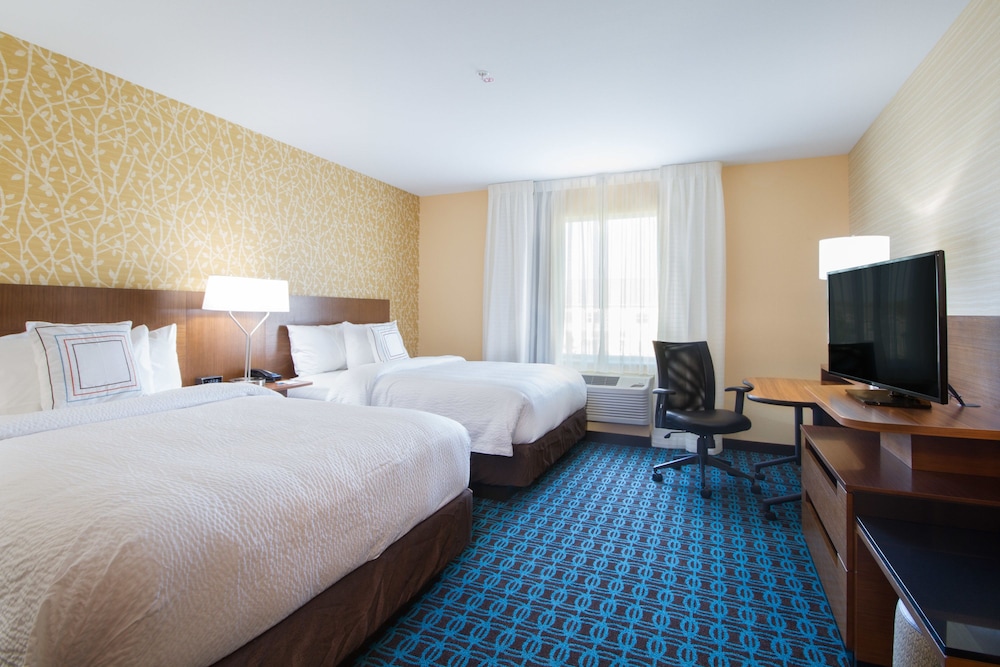 Room, 2 Queen Beds (Mobility/Hearing Accessible, Tub)