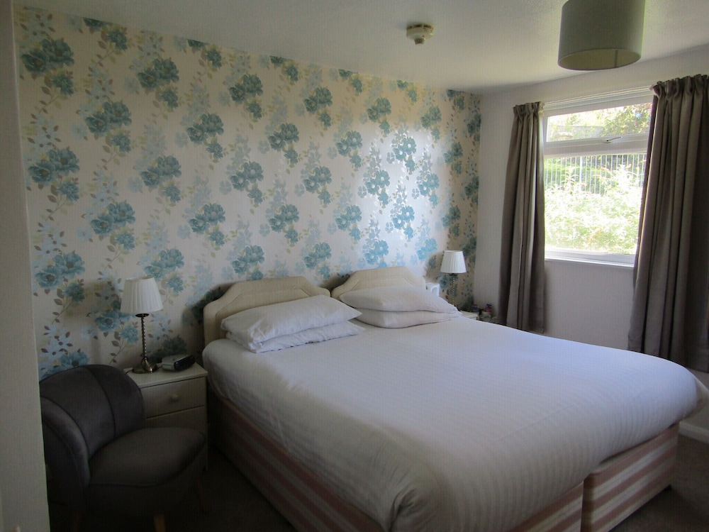 Double or Twin Room, Ensuite (Room 11) photo 2