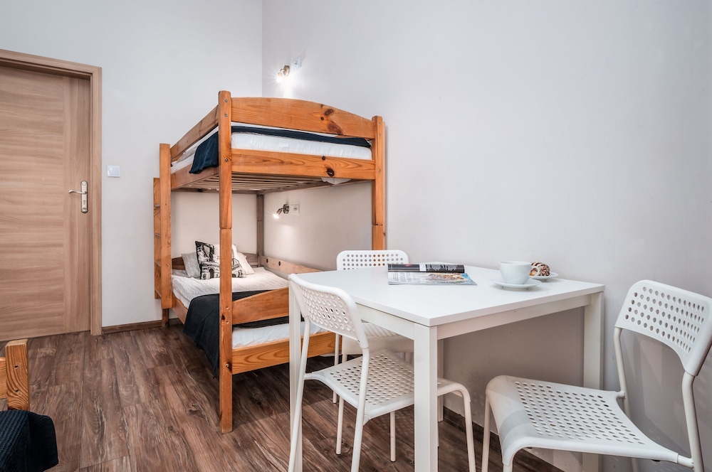 Economy Triple Room