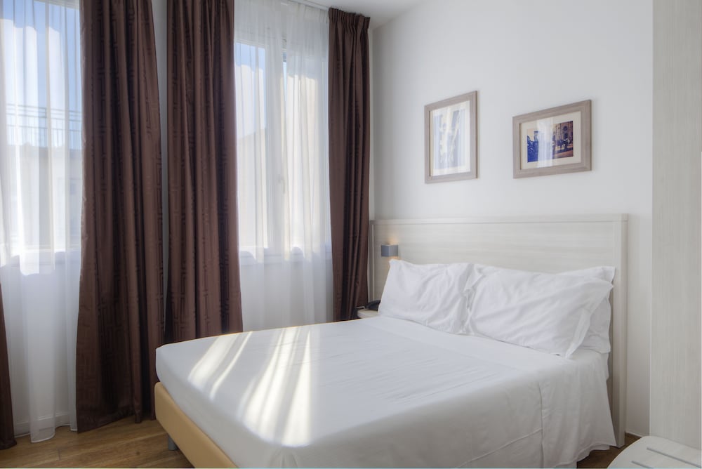 Deluxe Double Room, 1 Queen Bed photo 1