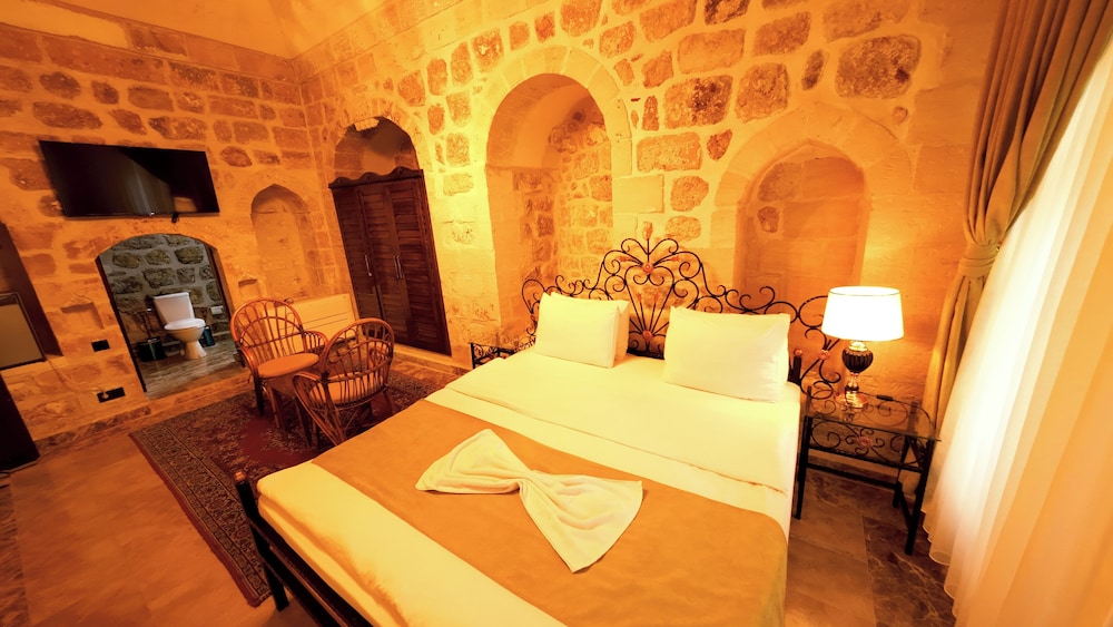Deluxe Double or Twin Room - Photo 13