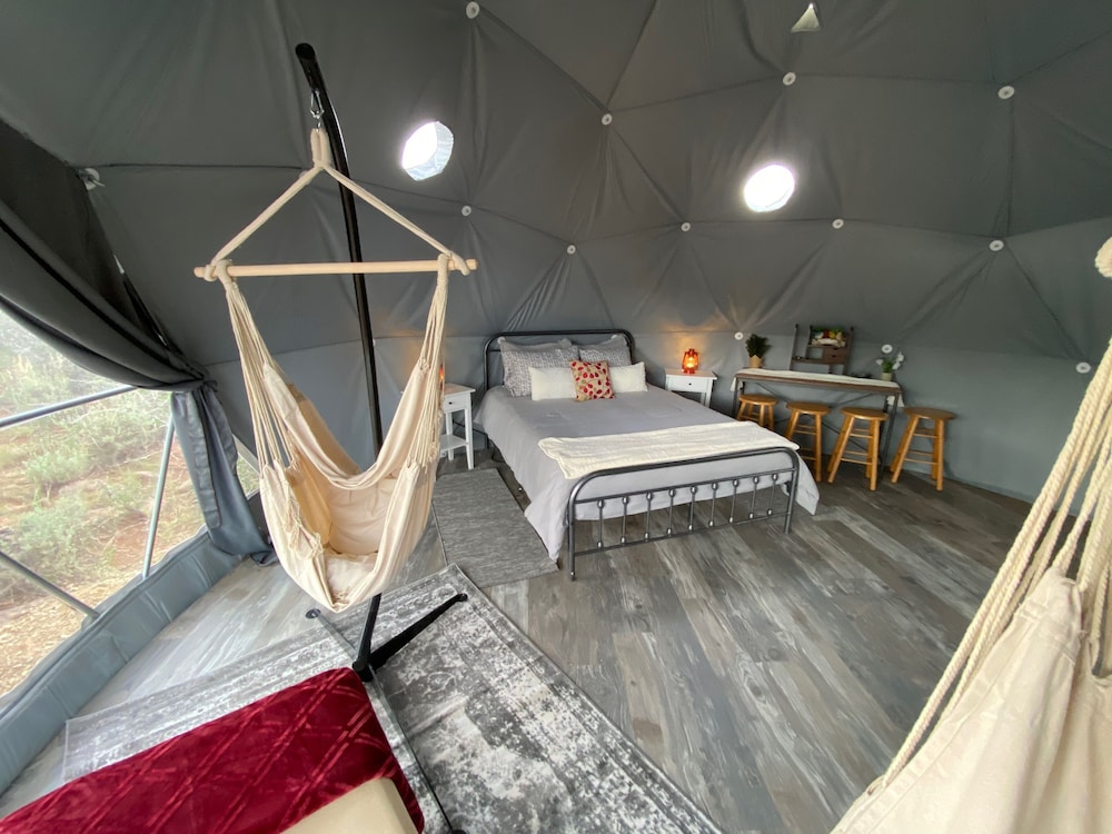 Dome 5 photo 1