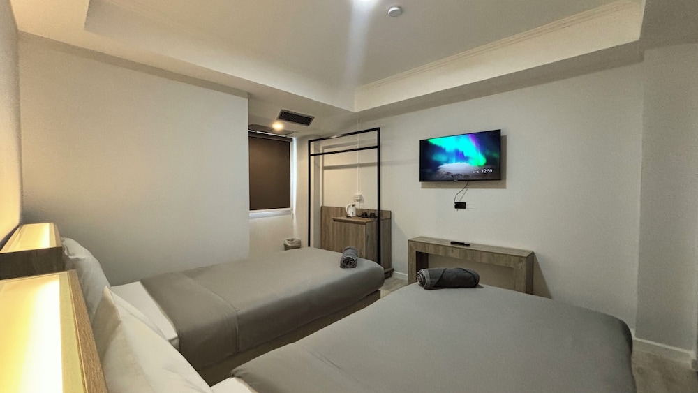Standard Twin Room - Photo 1