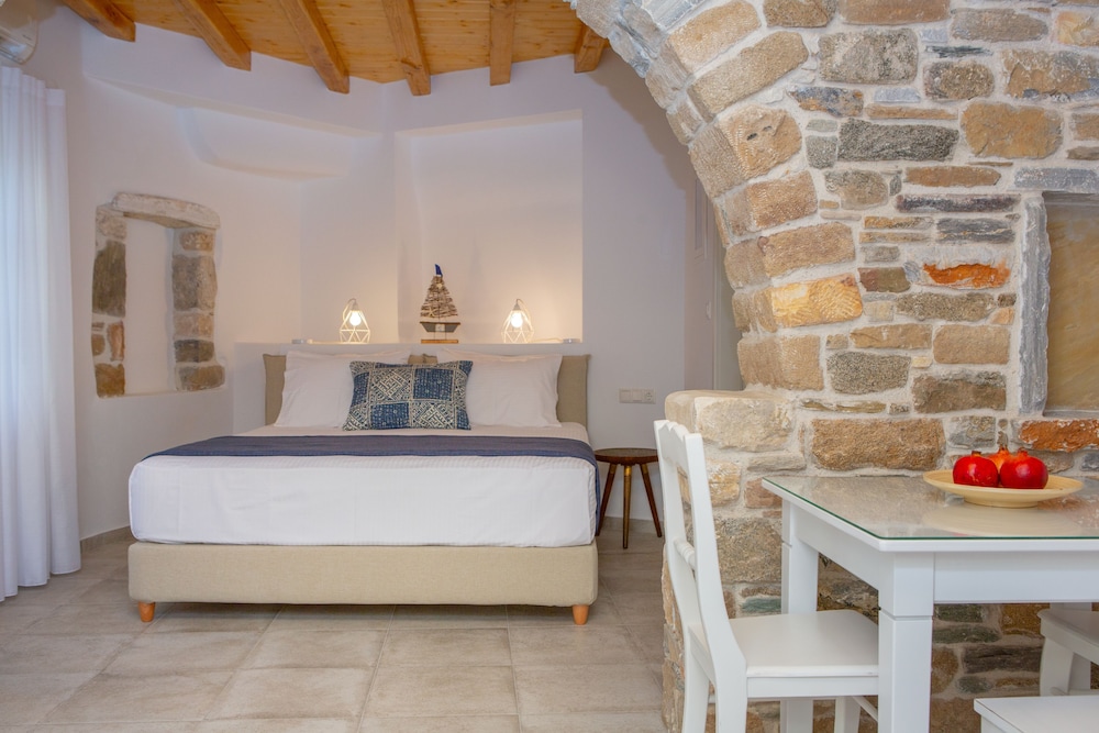 Deluxe Apartment, 1 King Bed with Sofa bed, City View