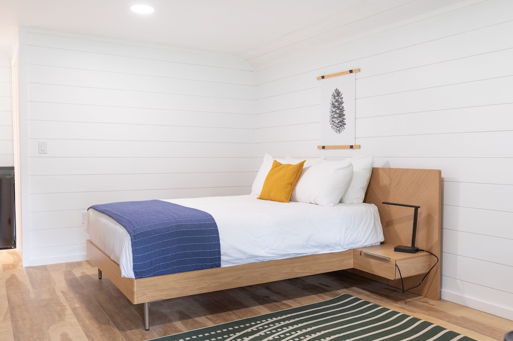 Standard Cabin, 1 Queen Bed, Garden View photo 3