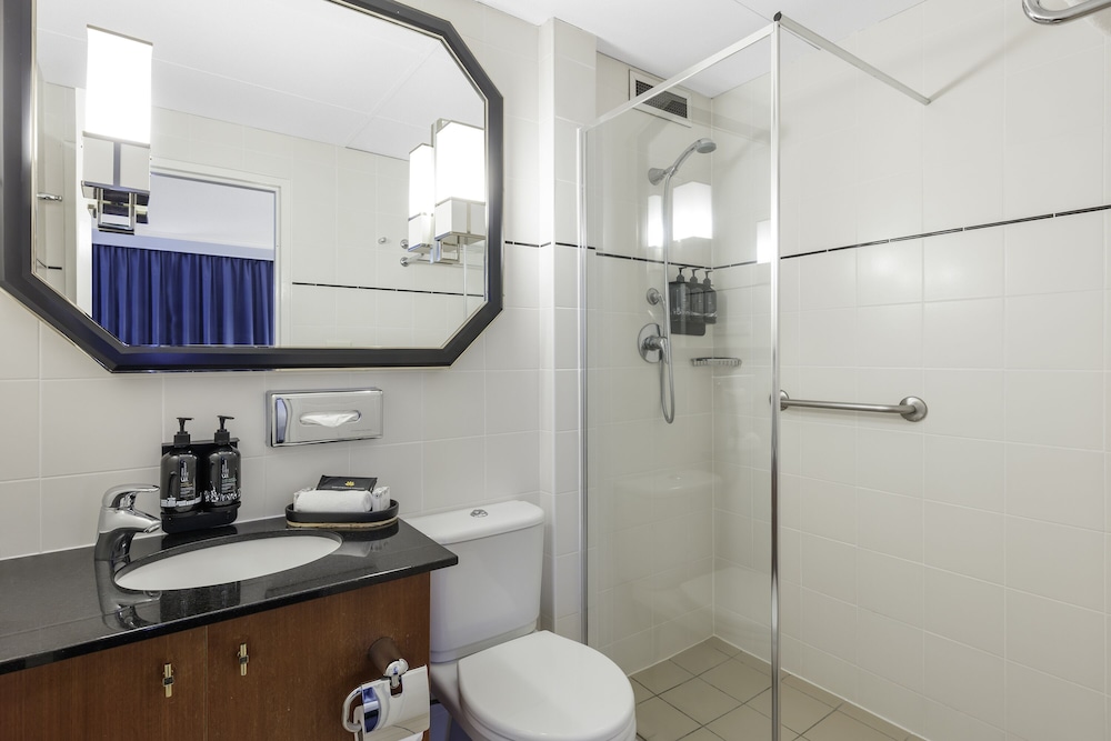 Twin Queen Room - Photo 5